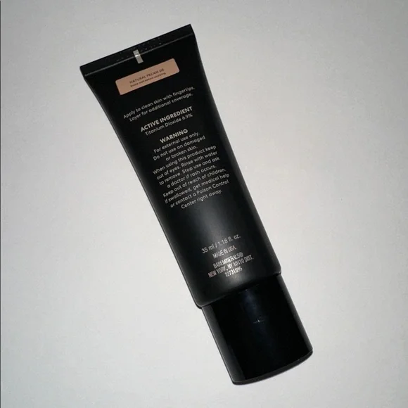 bareMinerals Natural 05 Pecan Complexion Rescue Matte Moisturizer - Picture 3 of 8